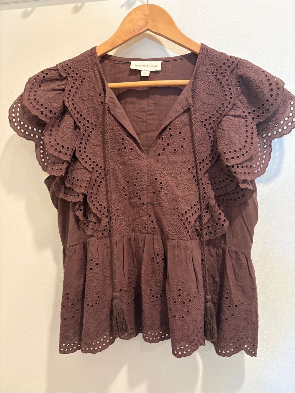 Jennifer & Grace Embroidered Eyelet Ruffle Blouse – Size M